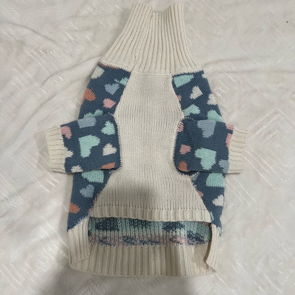 Dog Heart Patterned Turtleneck Sweater - Cream and Multicolor- size Medium - Picture 4 of 11
